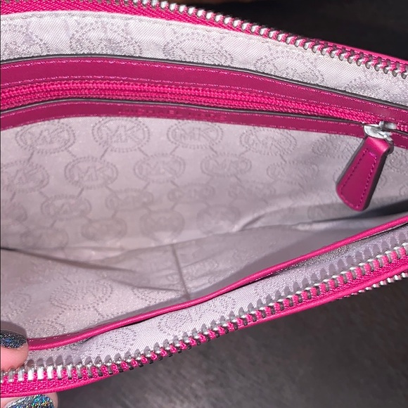 Michael Kors wristlet - Picture 3 of 5